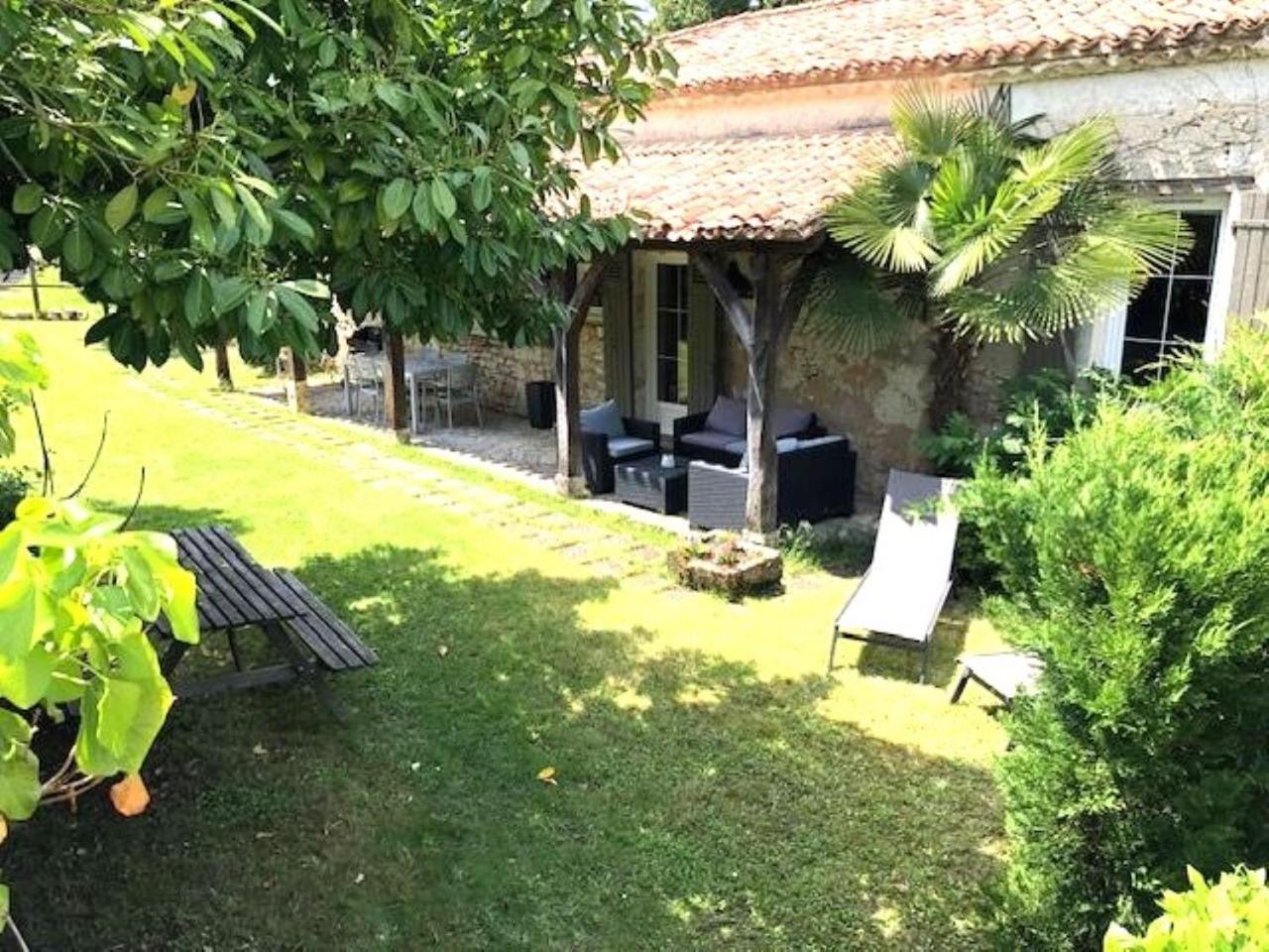 Gite Diamant Noir Lolme Dış mekan fotoğraf